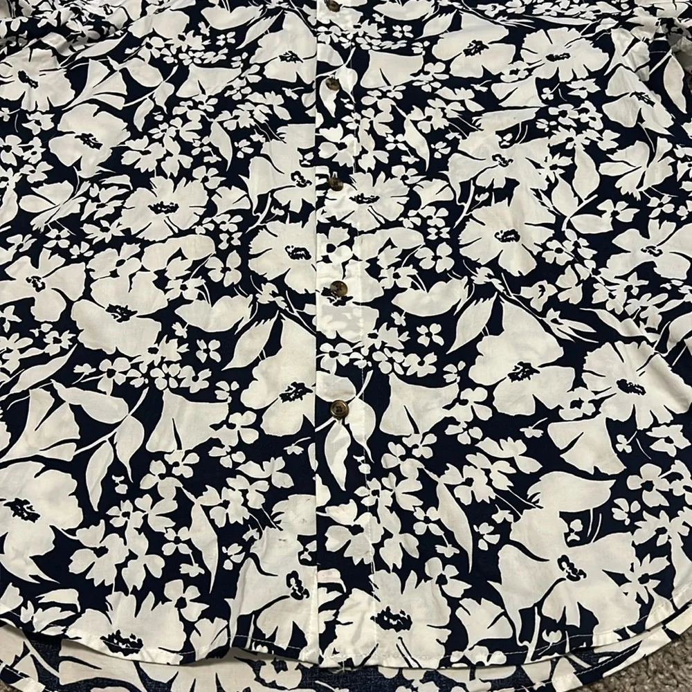 Navy blue floral button up - Picture 3 of 3